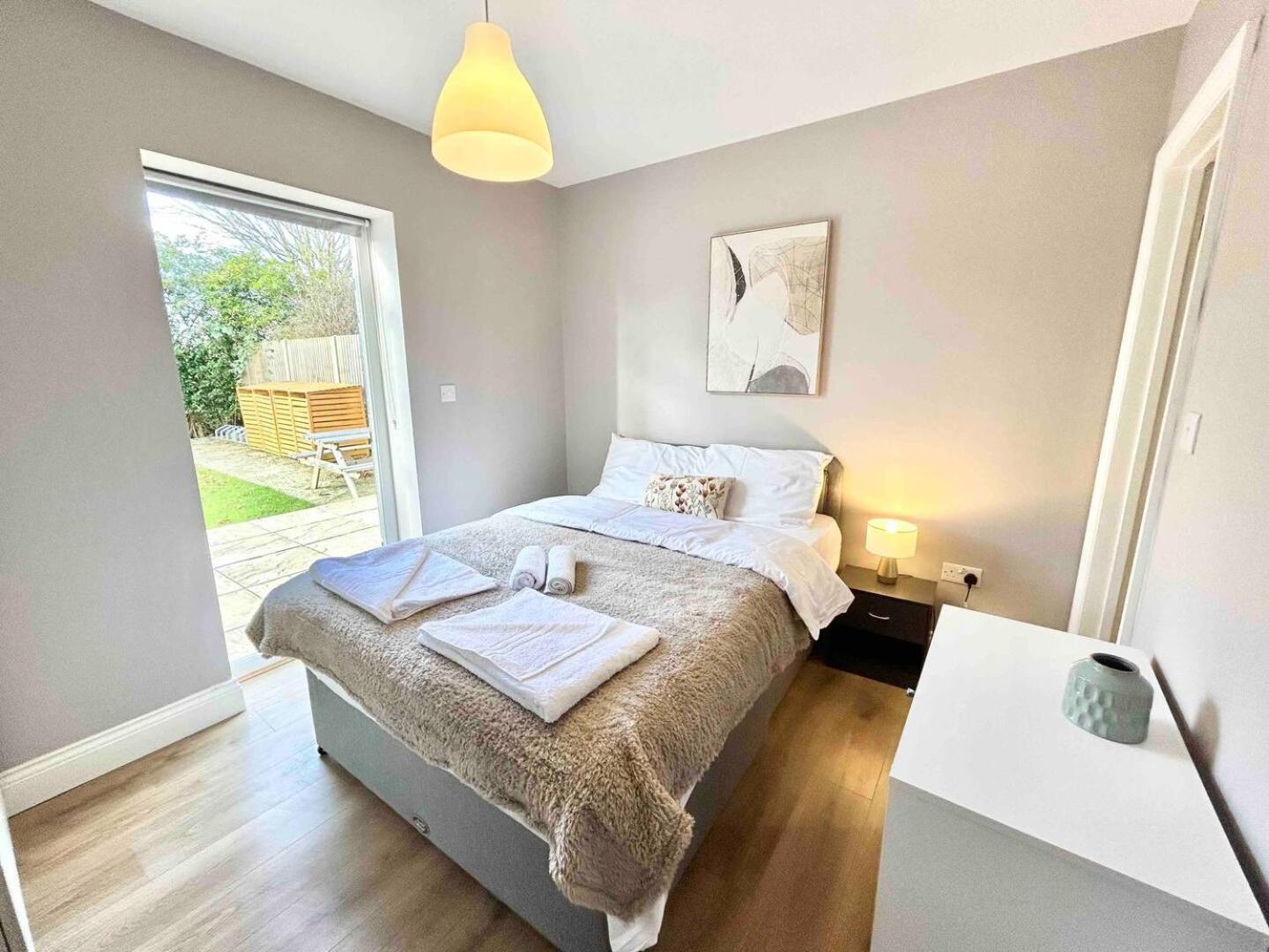 The Winstre Borehamwood Dış mekan fotoğraf