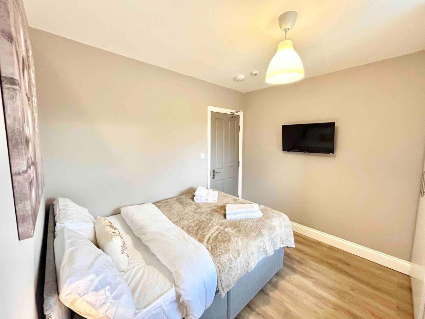 The Winstre Borehamwood Dış mekan fotoğraf